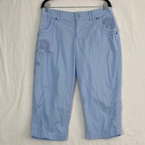 Gloria Vanderbilt Baby Blue Capris with Embroidery Size 12
